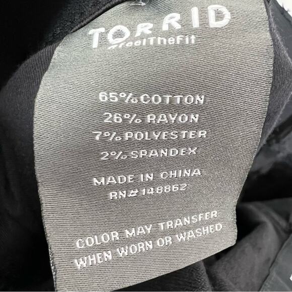 Torrid distressed black jeans crop sky high skinny premium stretch size 22 NWT - Picture 3 of 4